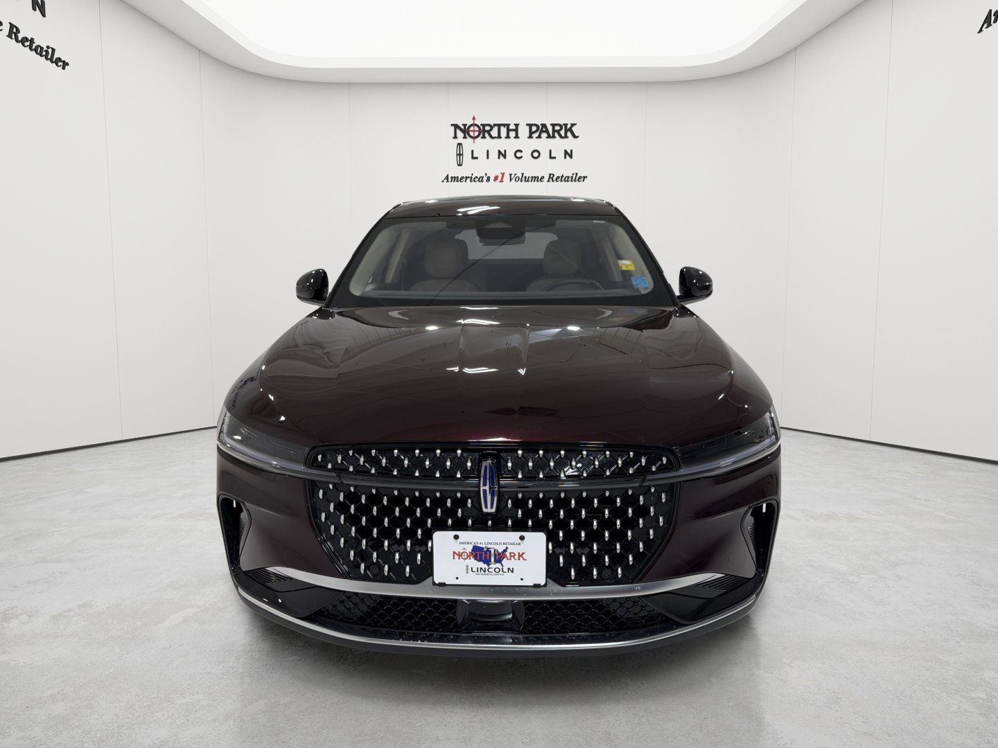 Used 2025 Lincoln Nautilus Premier w/ Equipment Group 102A AWD/4WD image 9