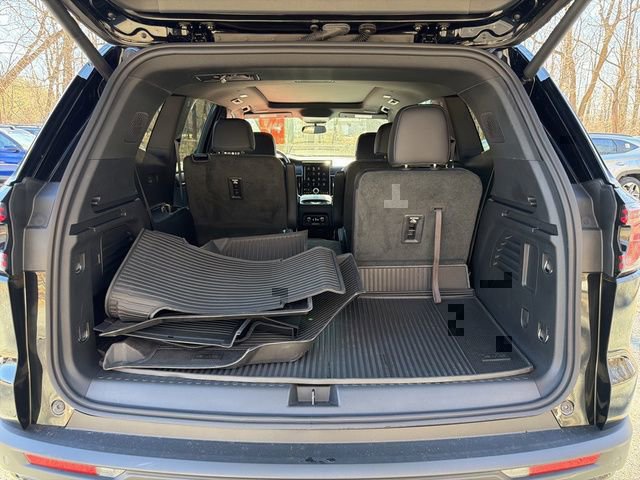 Used 2024 GMC Acadia AT4 w/ Luxury Package image 13