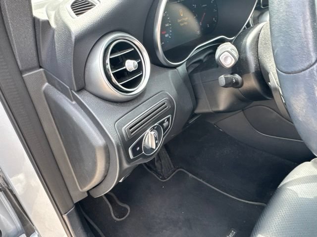 Used 2022 Mercedes-Benz GLC 300 image 27