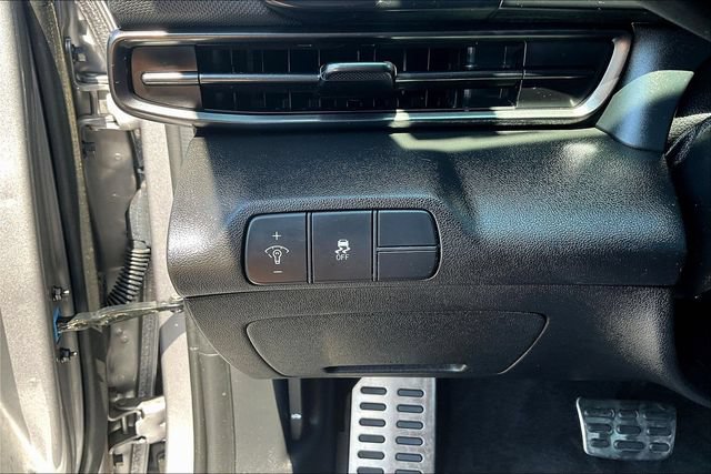 Used 2025 Hyundai Elantra Sport FWD image 14