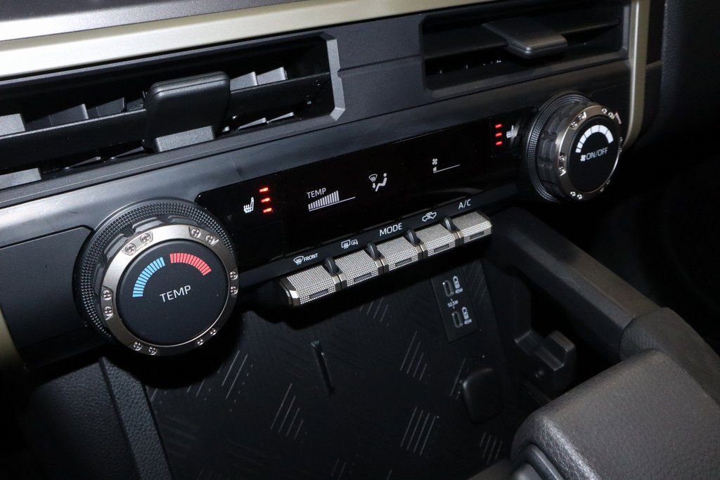 Used 2025 Toyota Tacoma SR5 image 29