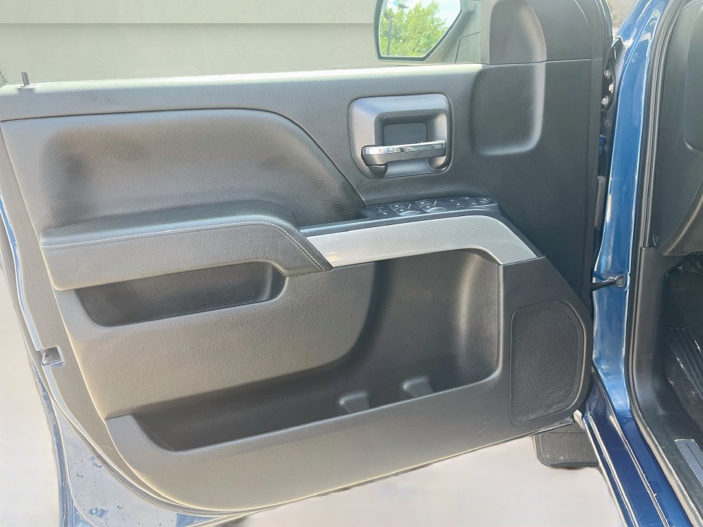 Used 2018 Chevrolet Silverado 1500 LT w/ All Star Edition AWD/4WD image 17