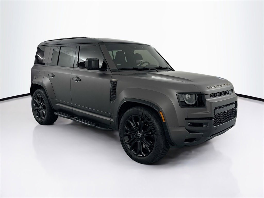 Used 2025 Land Rover Defender 110 image 3