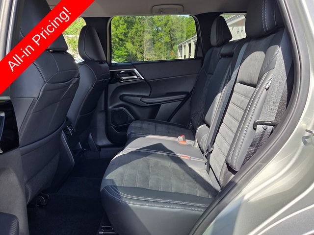 Used 2023 Mitsubishi Outlander SE FWD image 10