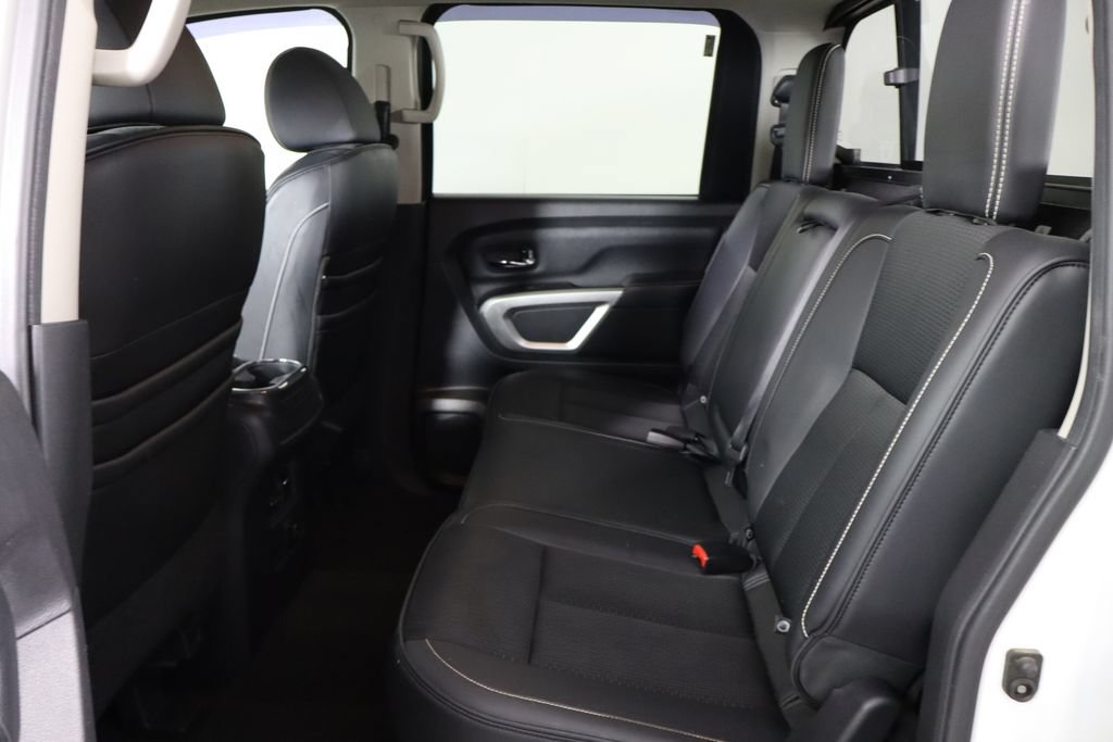 Used 2017 Nissan Titan PRO-4X AWD/4WD image 16