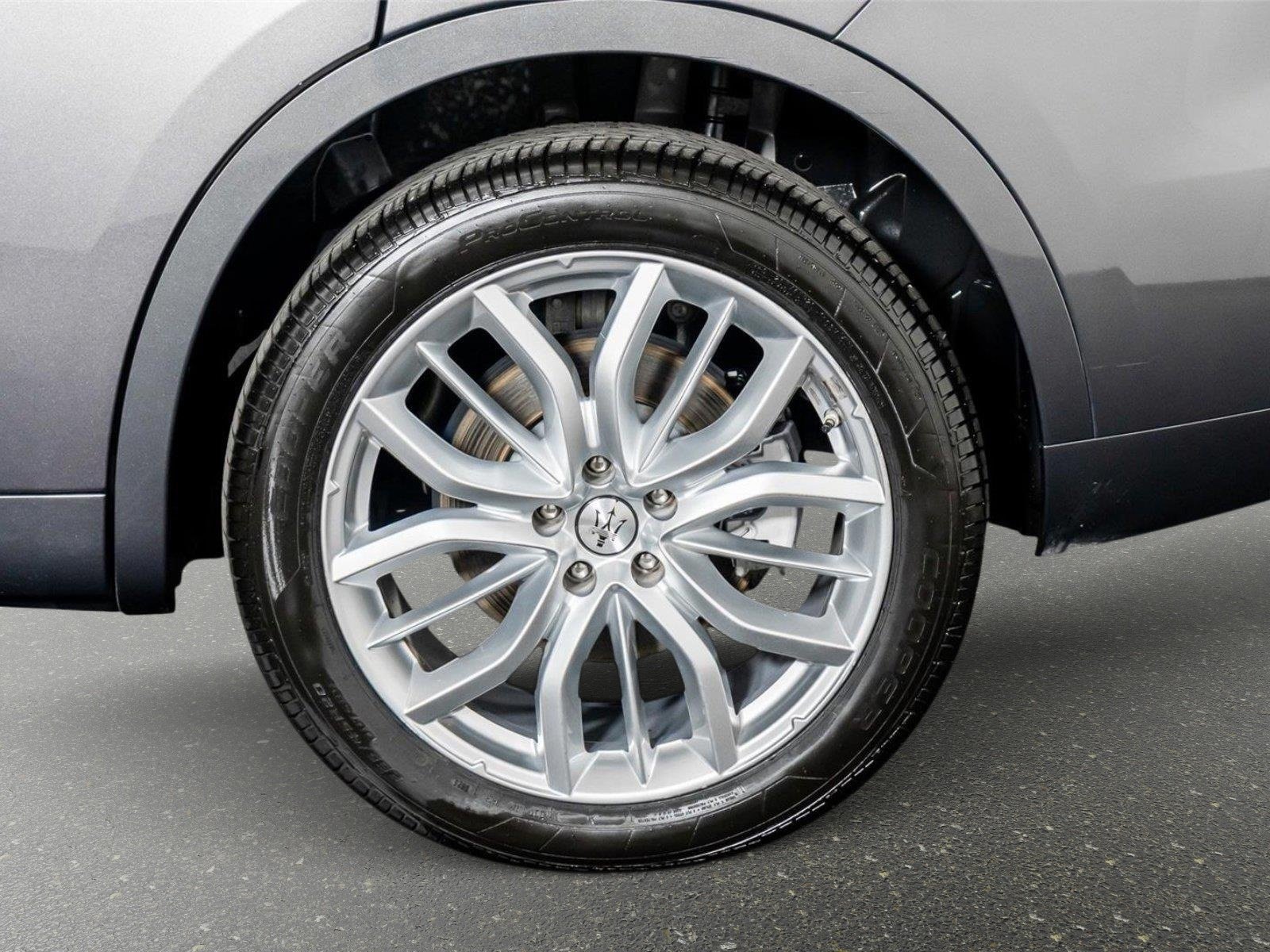 Used 2022 Maserati Levante GT AWD/4WD image 10