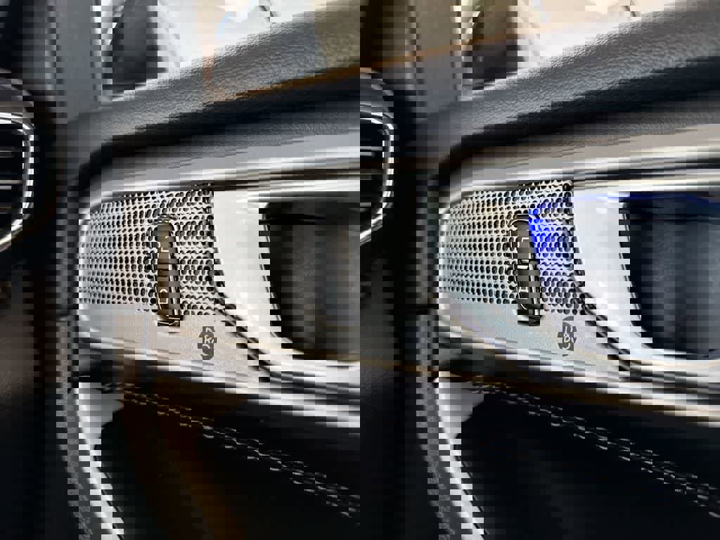 Used 2022 Ford Explorer Limited w/ Equipment Group 301A image 33