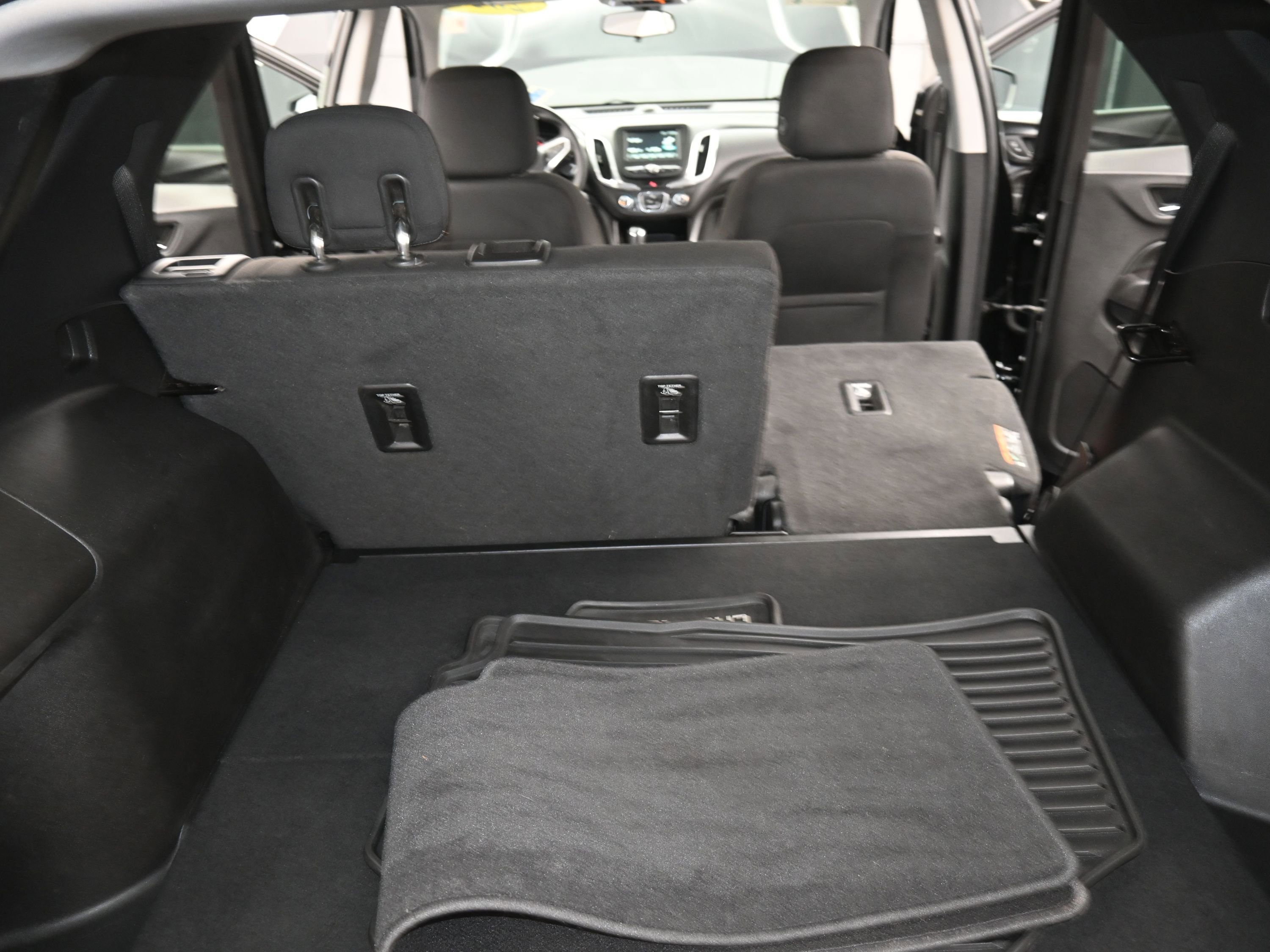 Used 2018 Chevrolet Equinox LT w/ LPO, Protection Package image 33