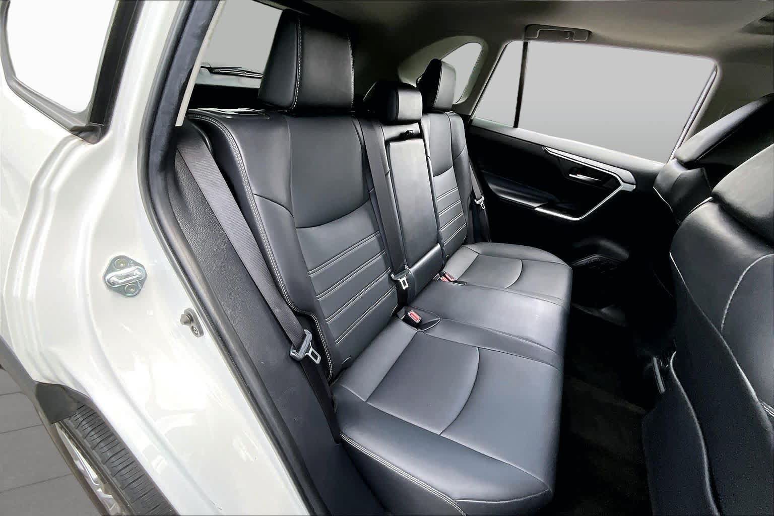Used 2023 Toyota RAV4 XLE Premium FWD image 21