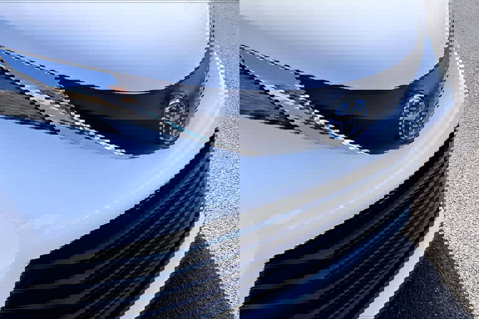 Used 2025 Toyota Sienna LE w/ LE Plus Package image 27