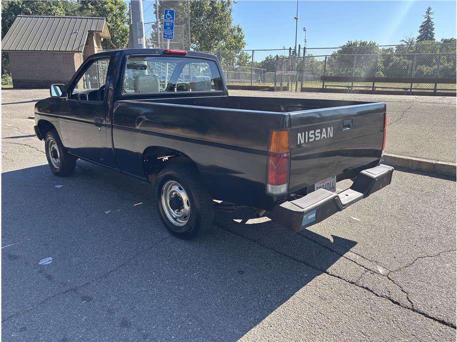 Used 1995 Nissan Pickup 2WD Regular Cab image 5