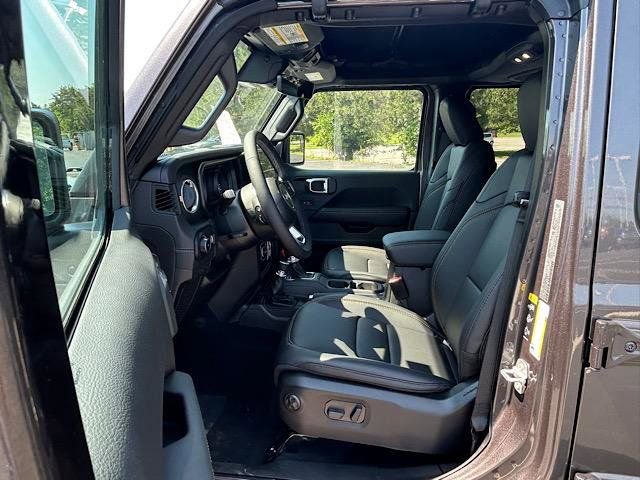 New 2025 Jeep Wrangler Unlimited Sahara AWD/4WD image 9