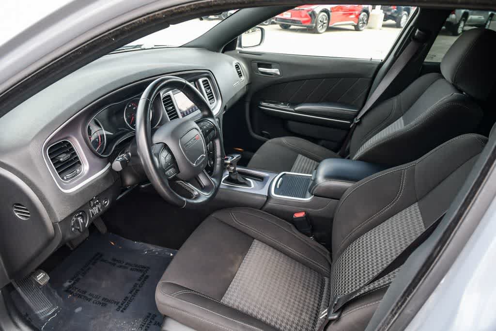 Used 2022 Dodge Charger SXT w/ Cold Weather Package RWD image 18