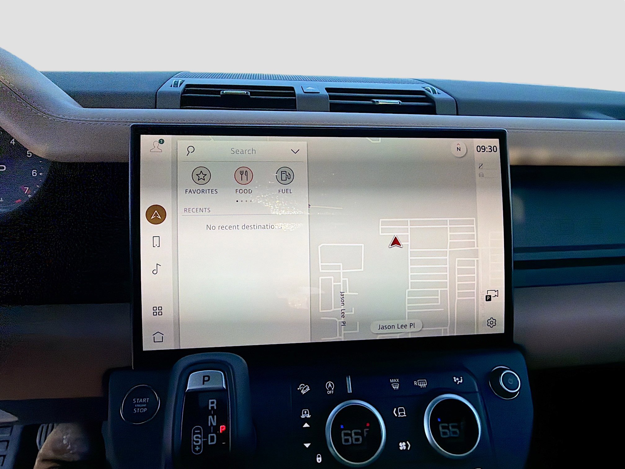 New 2026 Land Rover Defender 130 X-Dynamic SE image 33