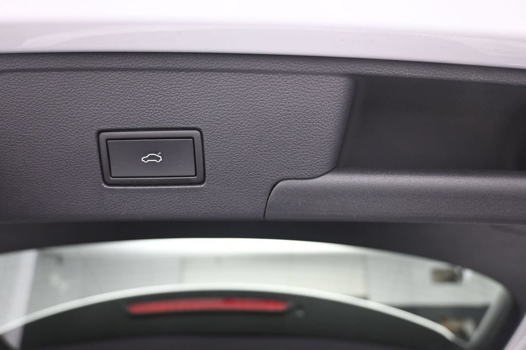 Used 2021 Volkswagen Atlas Cross Sport SE FWD image 24