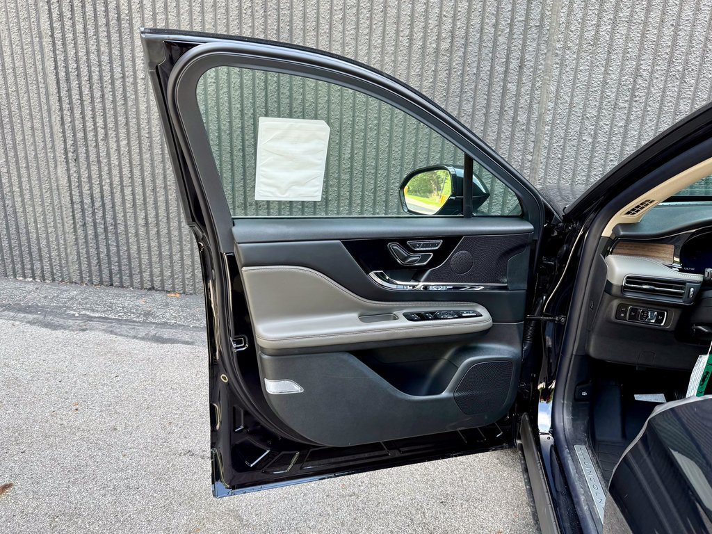 New 2025 Lincoln Corsair Grand Touring AWD/4WD image 13