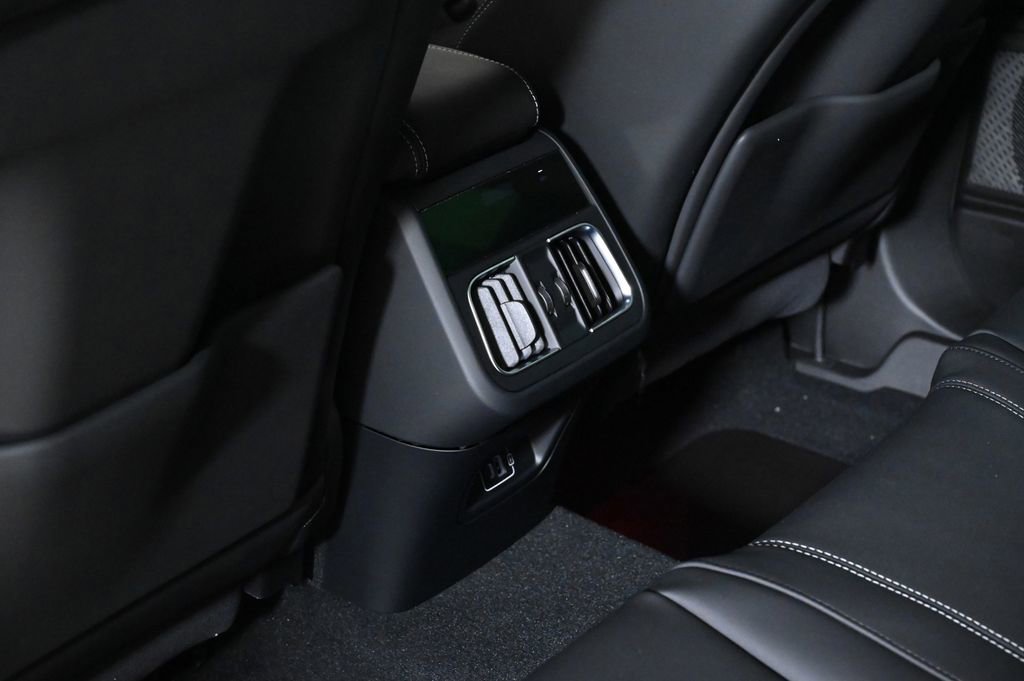 New 2025 Maserati Grecale Modena image 17