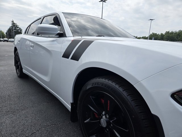 Used 2017 Dodge Charger SXT RWD image 37