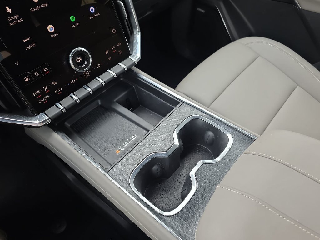 Used 2024 GMC Acadia Elevation w/ Luxury Package FWD image 26