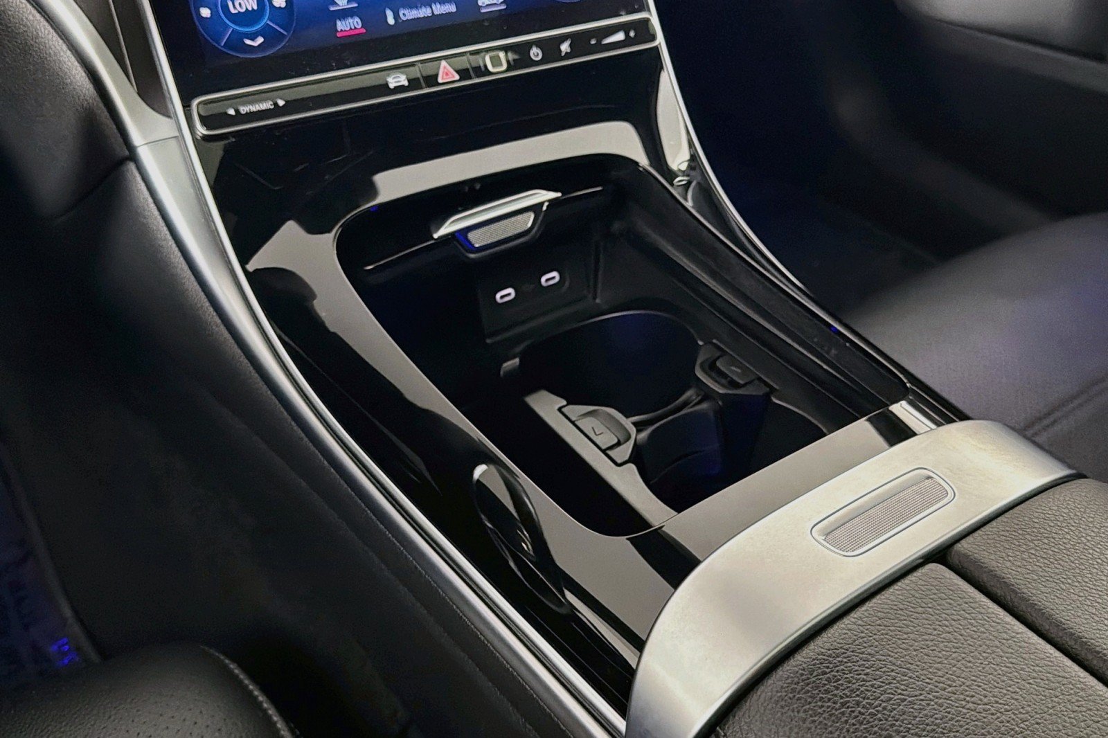 Used 2022 Mercedes-Benz C 300 Sedan image 6