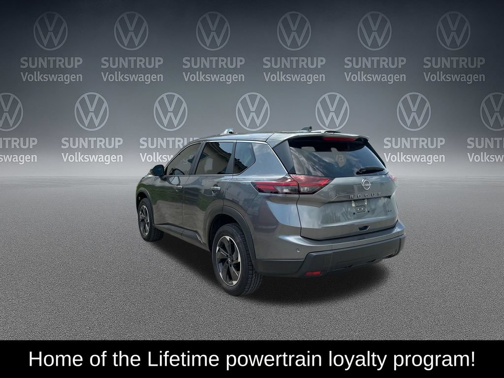 Used 2025 Nissan Rogue SV AWD/4WD image 3