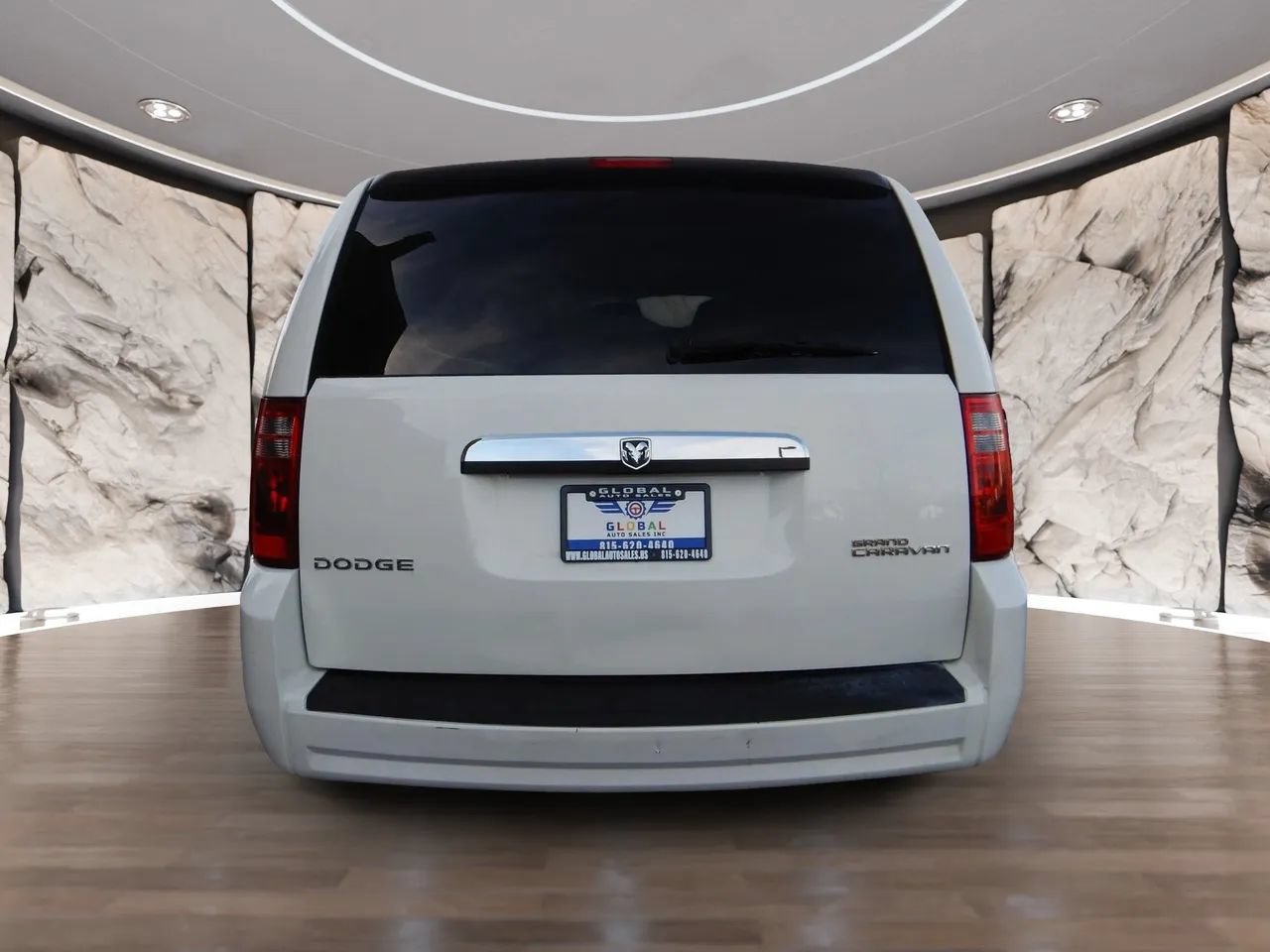 Used 2010 Dodge Grand Caravan SXT FWD image 8