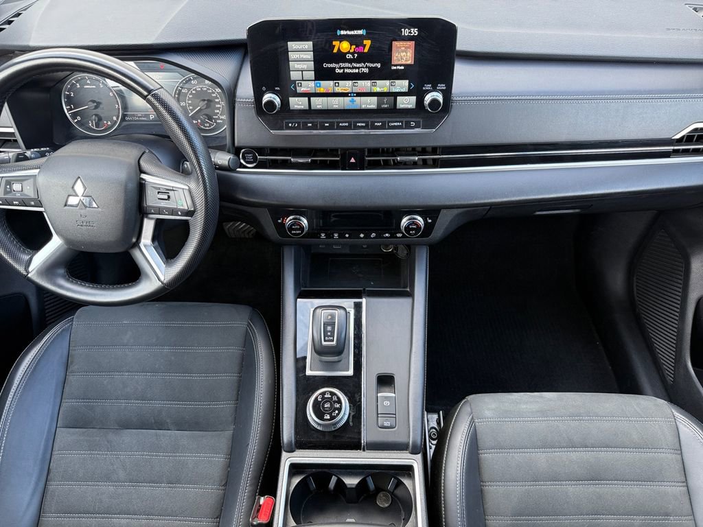 Used 2024 Mitsubishi Outlander SE image 11