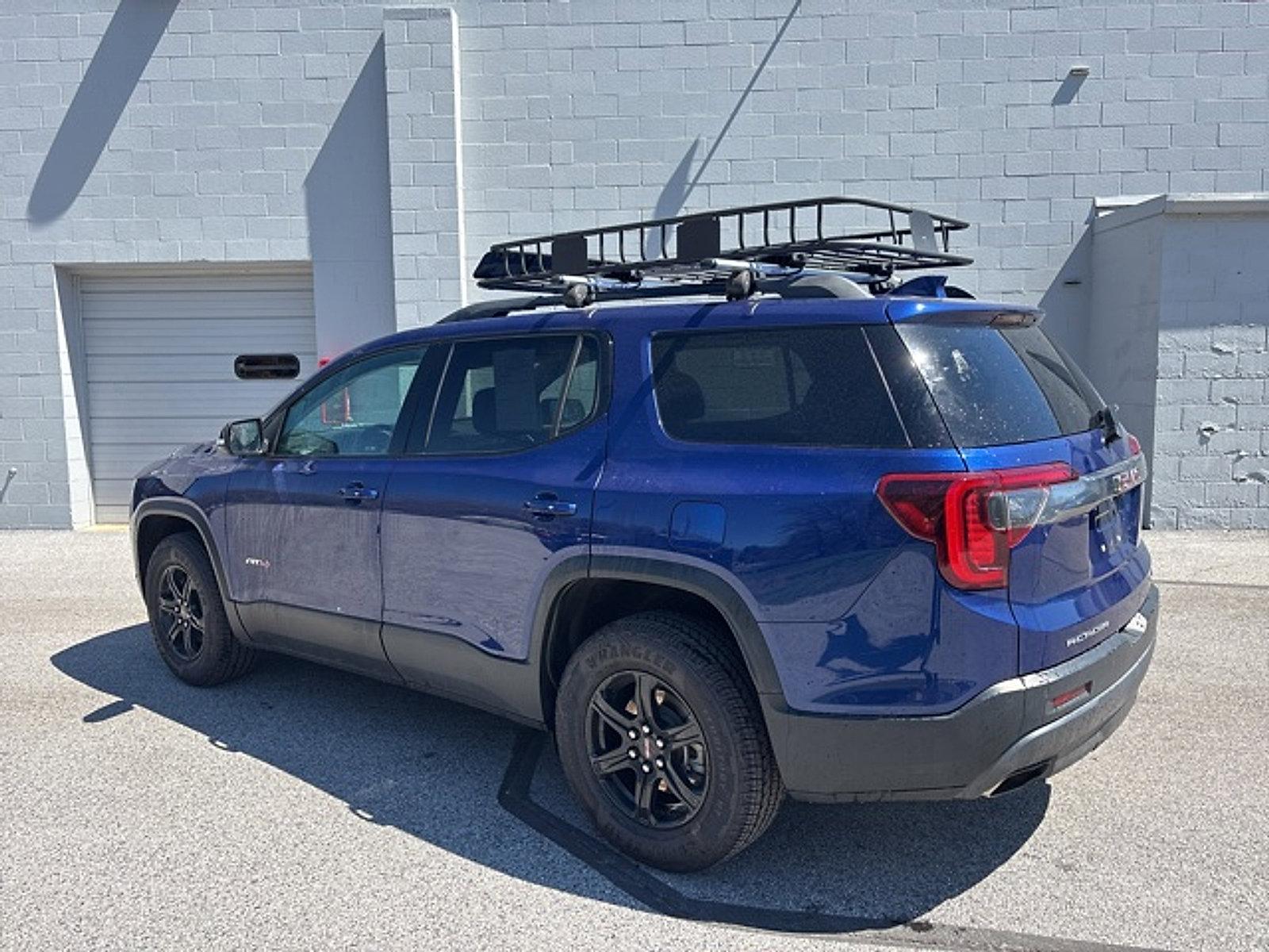 Used 2023 GMC Acadia AT4 image 7