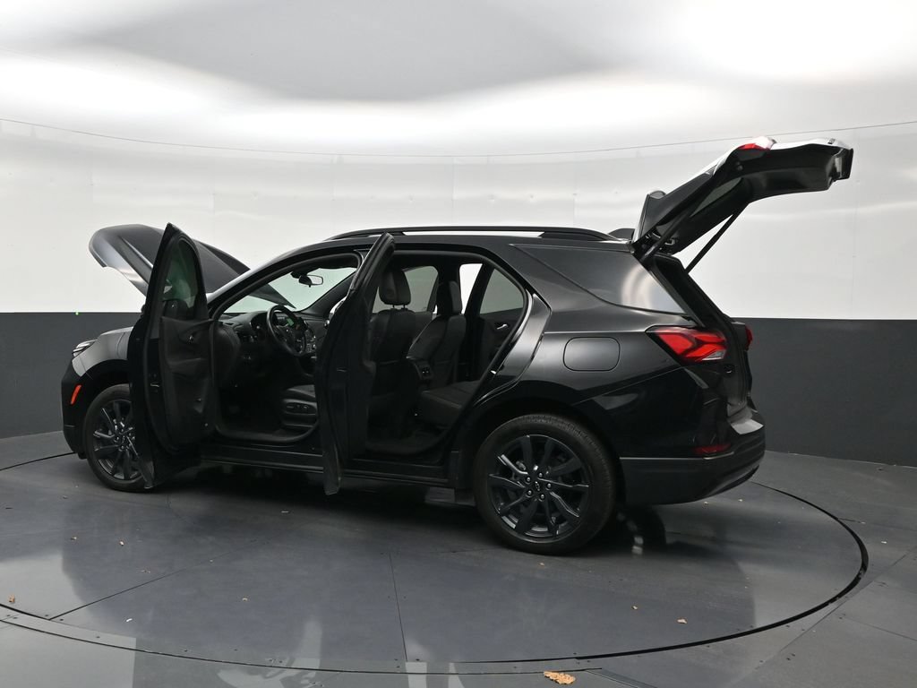Used 2023 Chevrolet Equinox RS w/ RS Leather Package FWD image 23