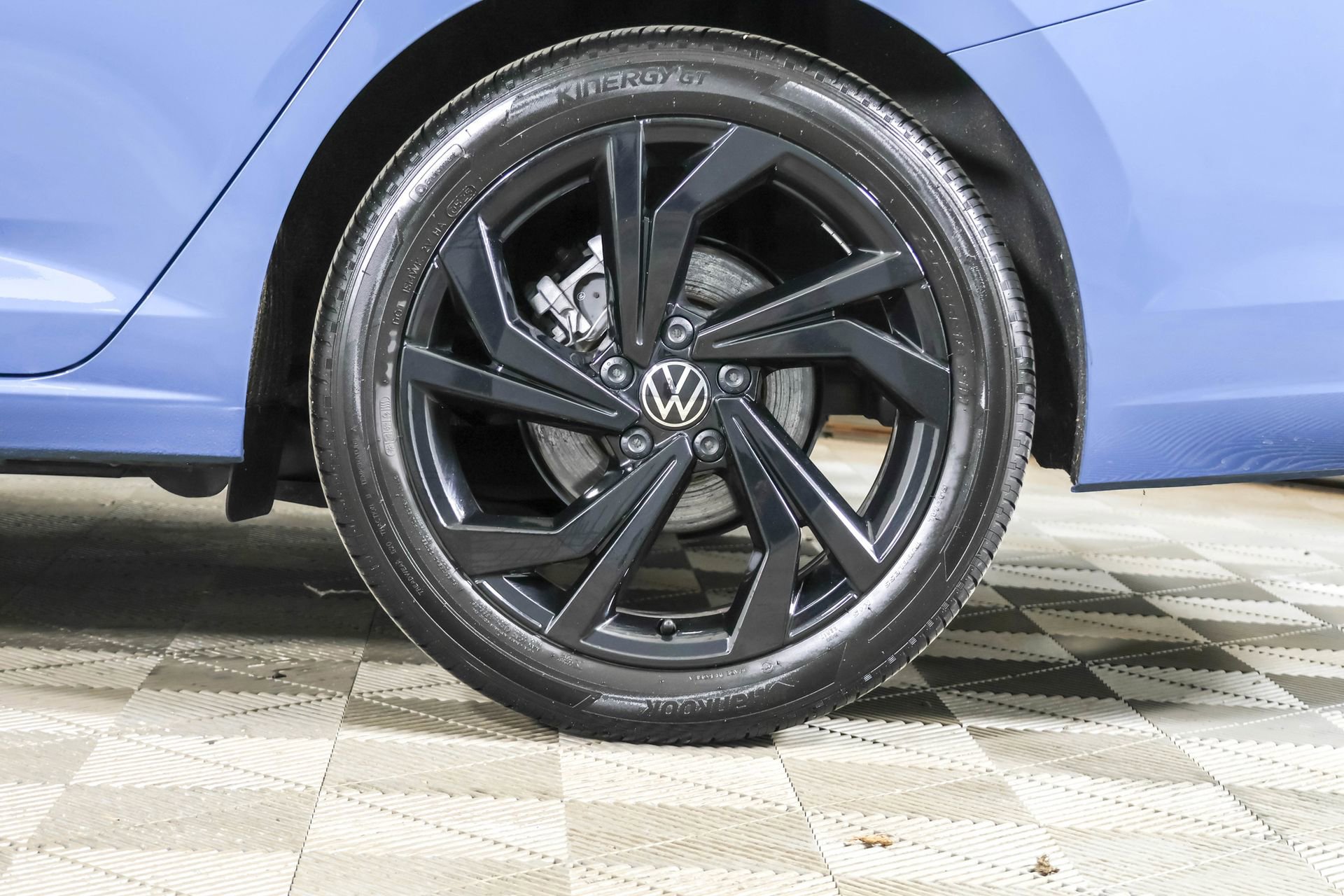 Used 2025 Volkswagen Jetta SE w/ Black Wheel Package image 20