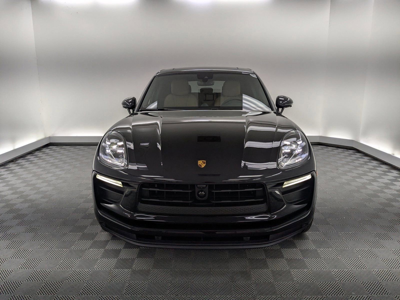 New 2026 Porsche Macan image 8