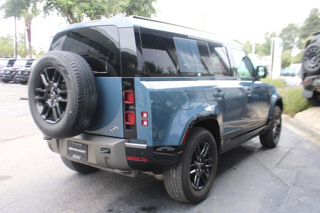 Used 2022 Land Rover Defender 110 X-Dynamic SE image 6