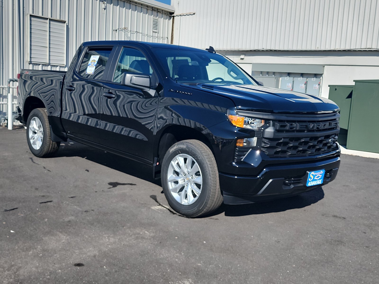 New 2026 Chevrolet Silverado 1500 Custom w/ LPO, Dark Essentials Package AWD/4WD image 7