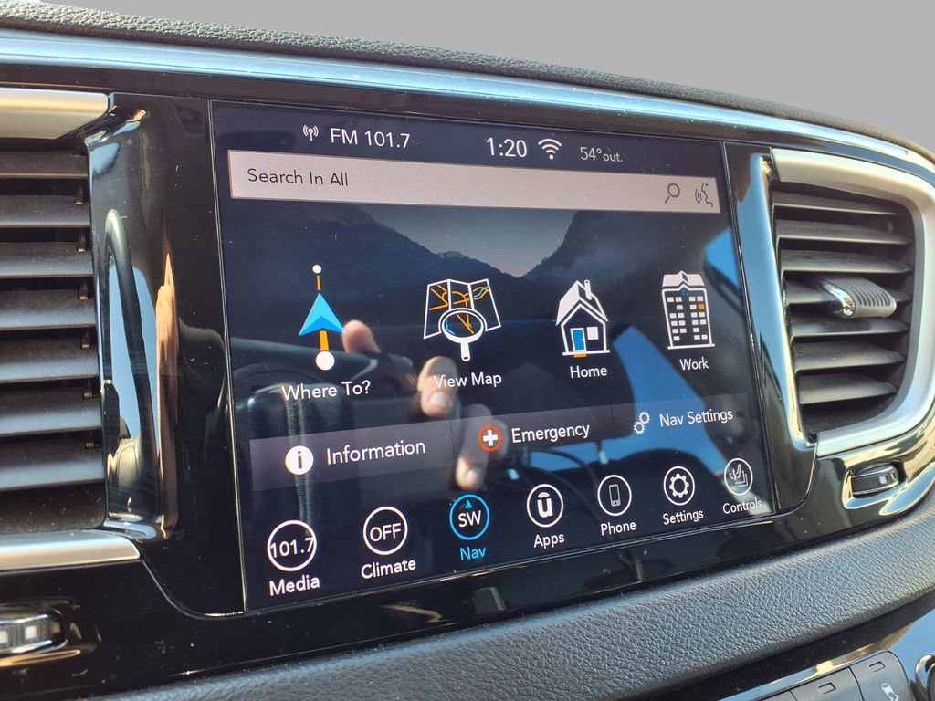 Used 2020 Chrysler Pacifica Touring-L Plus image 5