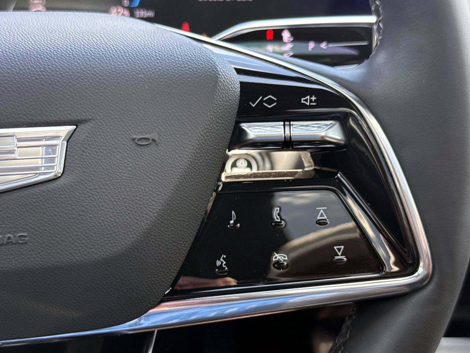 Used 2024 Cadillac Lyriq Luxury RWD image 31