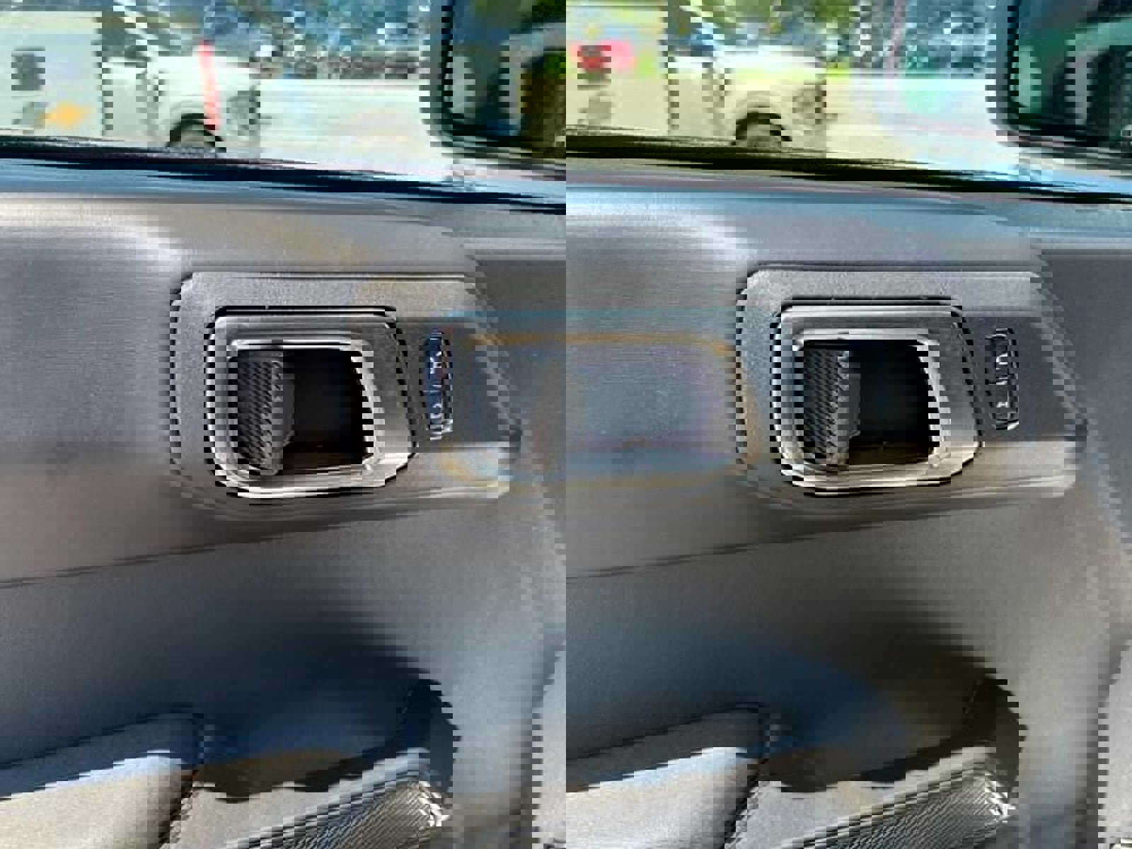 New 2025 Ford Bronco Badlands image 11