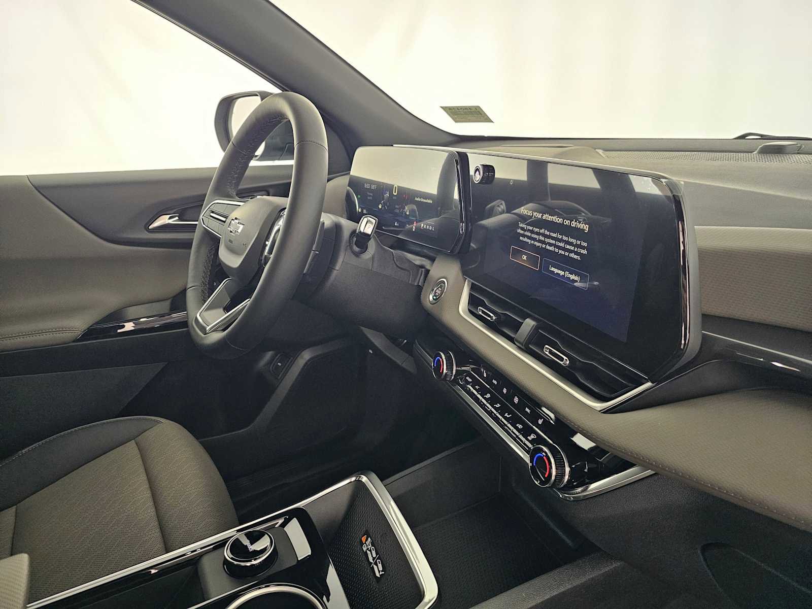 New 2026 Chevrolet Equinox LT w/ Convenience Package II FWD image 11
