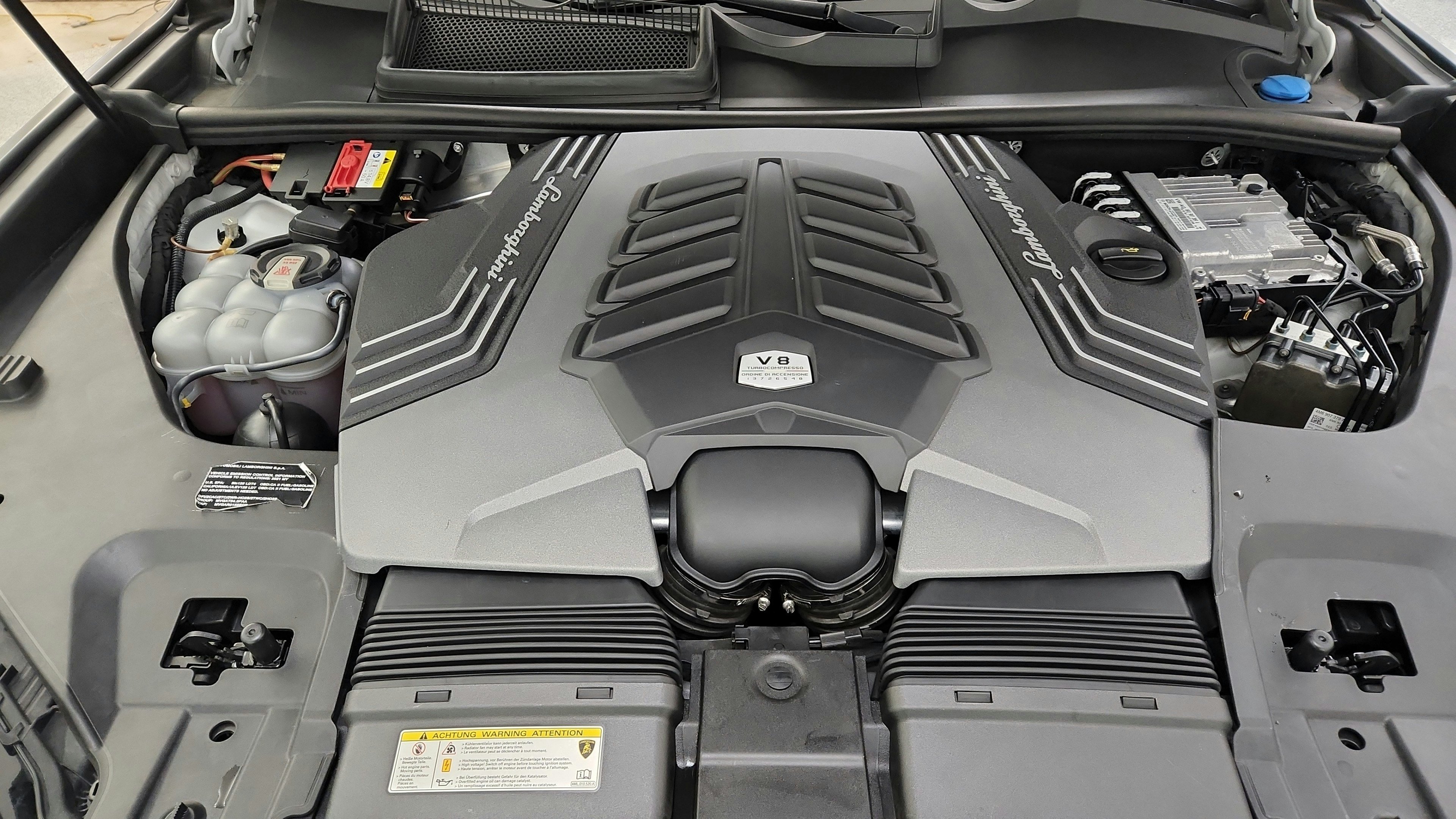 Used 2021 Lamborghini Urus AWD/4WD image 27