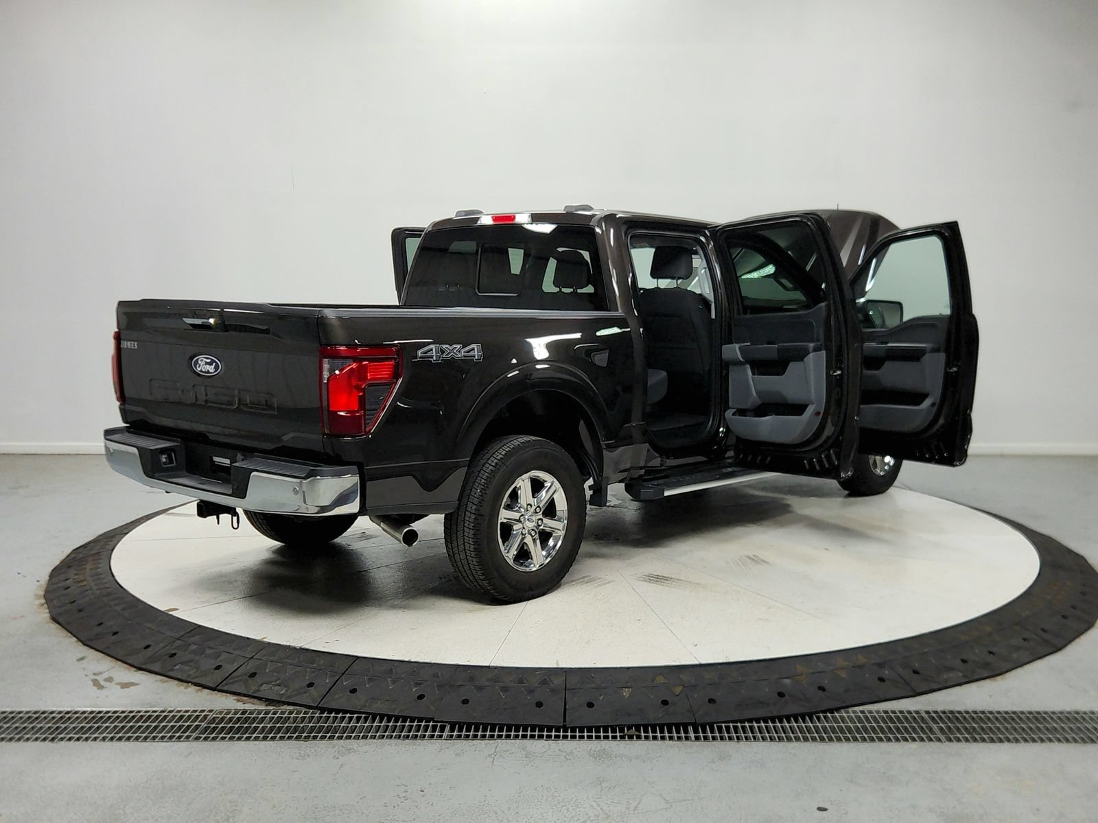 Used 2024 Ford F150 XLT w/ Equipment Group 302A MID AWD/4WD image 16