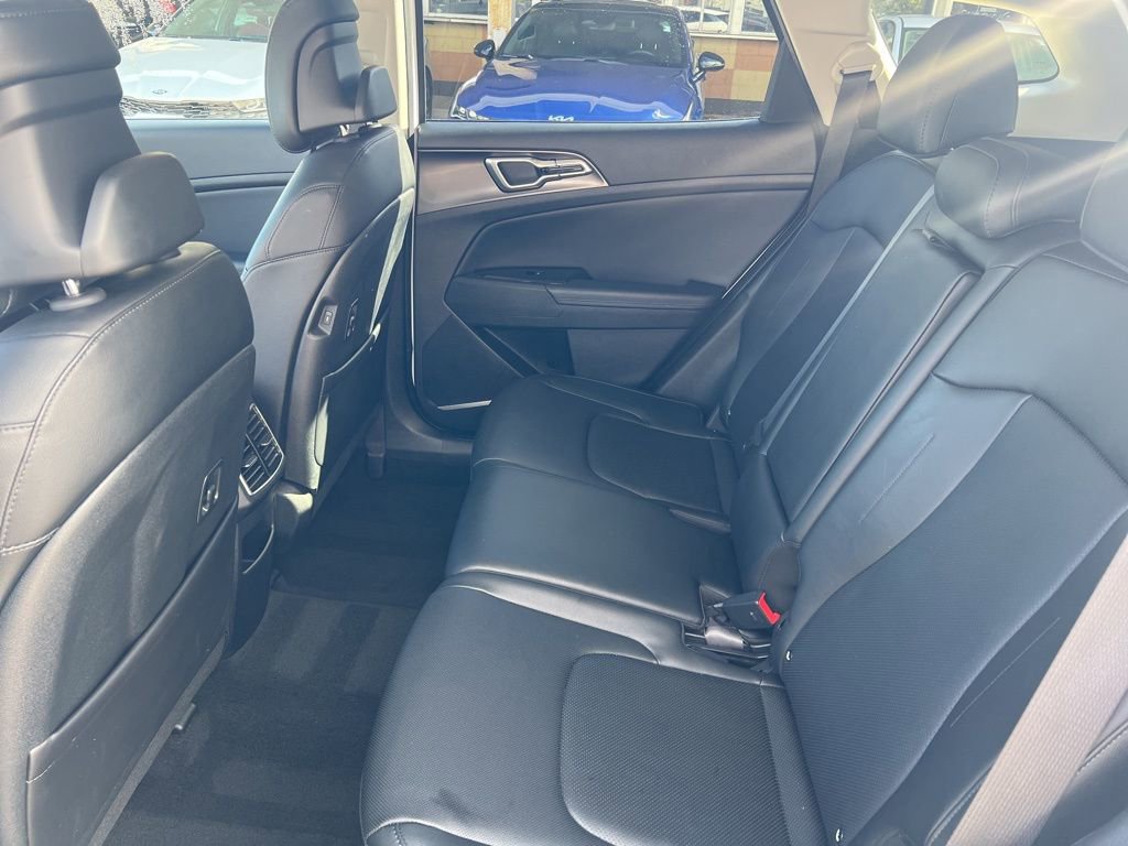 Certified 2025 Kia Sportage EX image 8