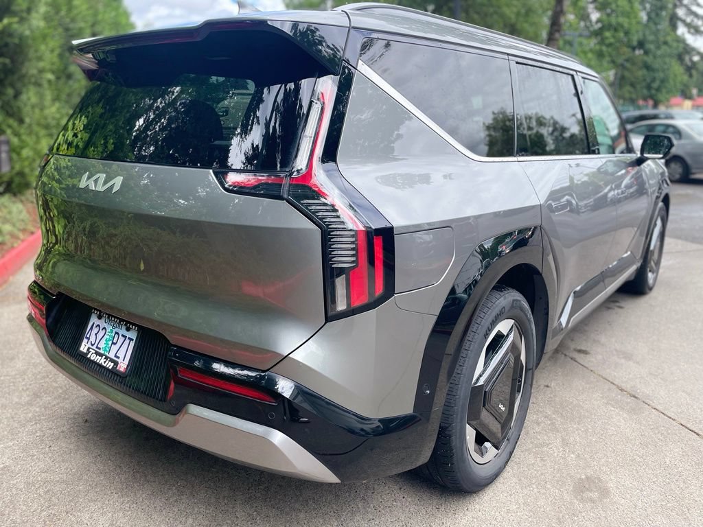 Certified 2024 Kia EV9 Land AWD/4WD image 4
