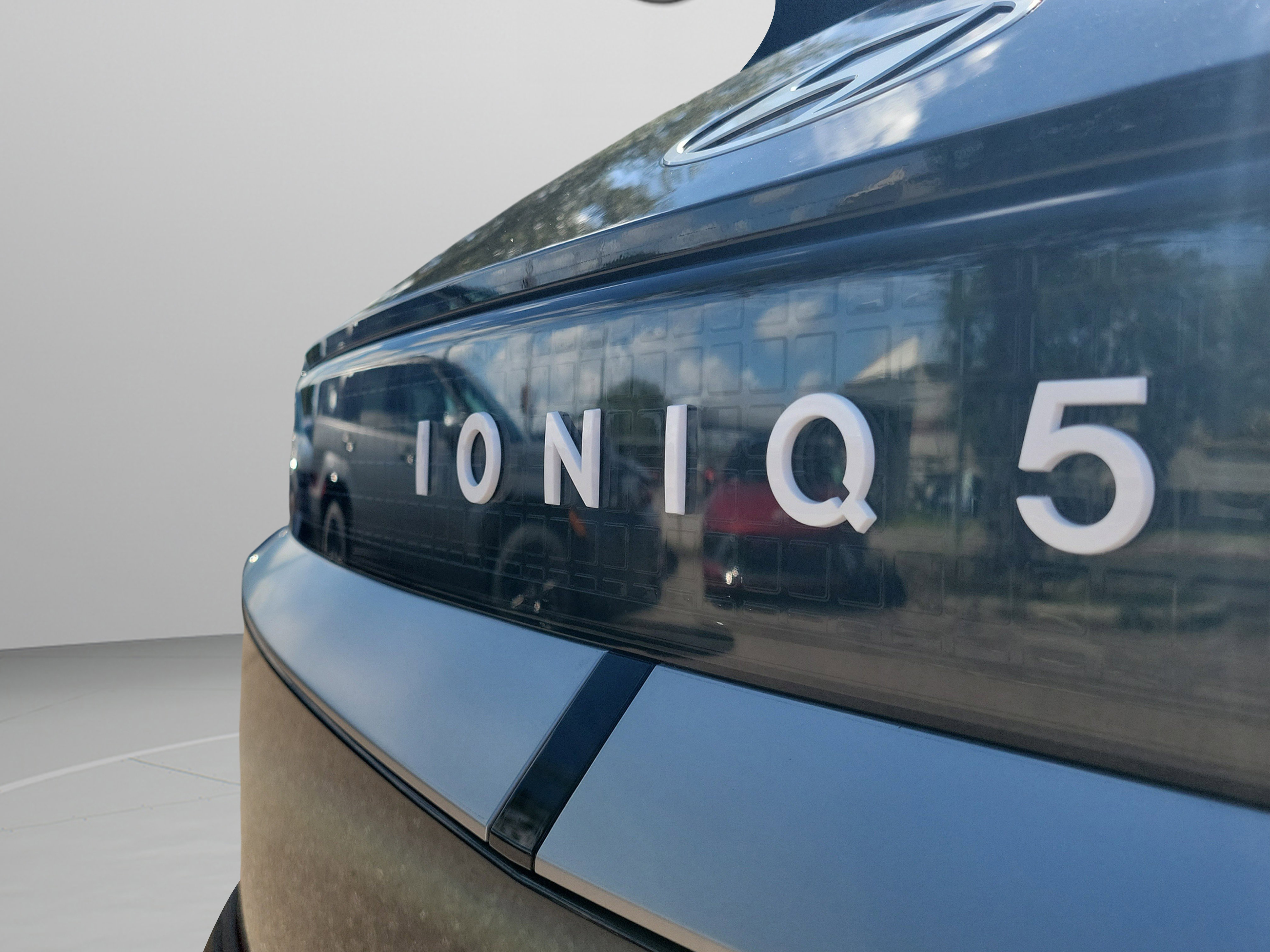 New 2025 Hyundai Ioniq 5 SE image 6