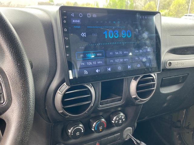Used 2015 Jeep Wrangler Sport AWD/4WD image 7