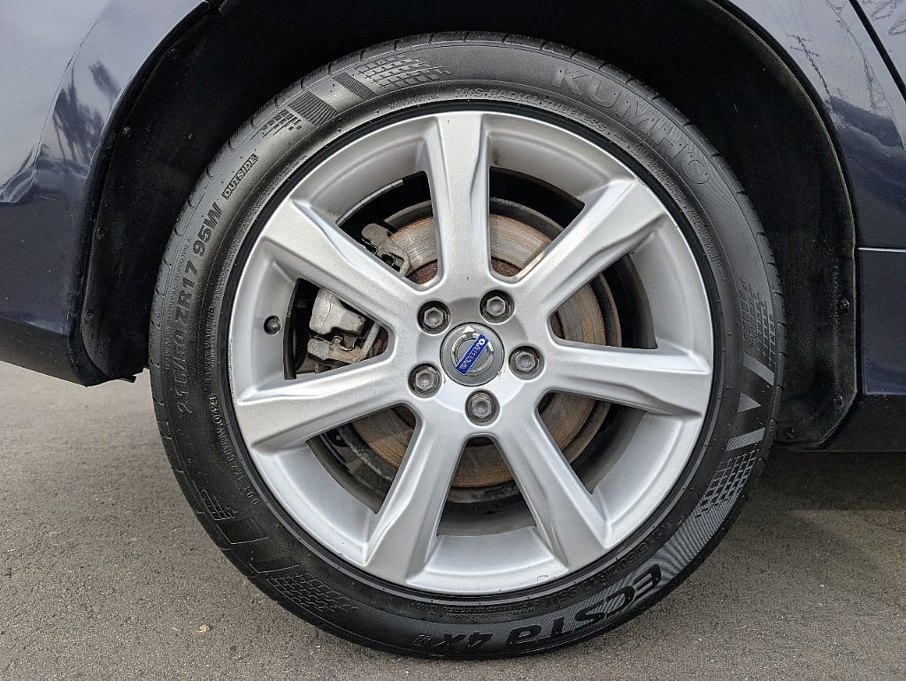 Used 2017 Volvo V60 T5 Premier w/ Convenience Package image 14