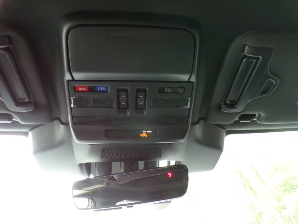 Used 2026 Subaru Outback Limited AWD/4WD image 29