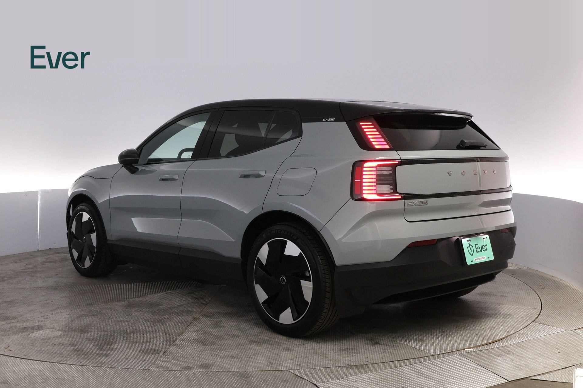 Used 2025 Volvo EX30 Plus AWD/4WD image 17
