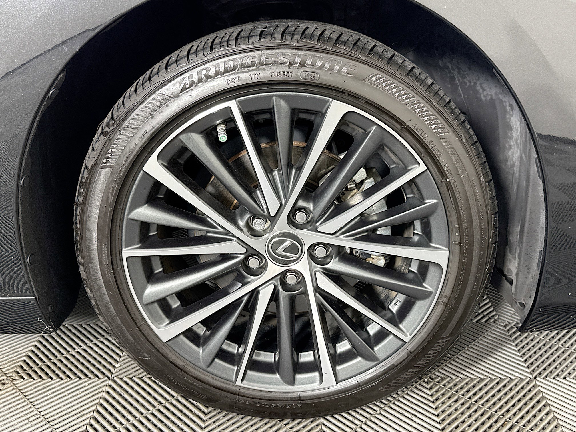 Used 2024 Lexus ES 350 w/ Premium Package image 31