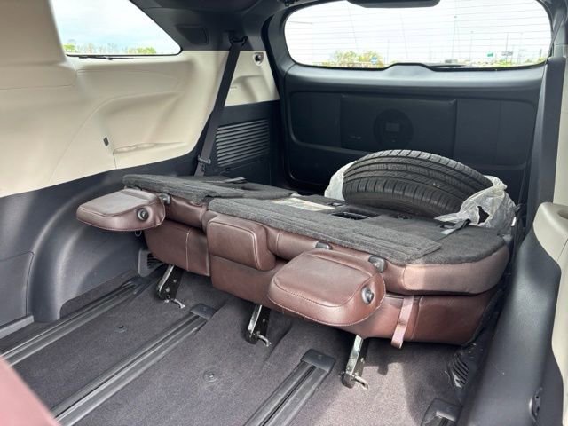 Used 2021 Toyota Sienna Platinum AWD/4WD image 26