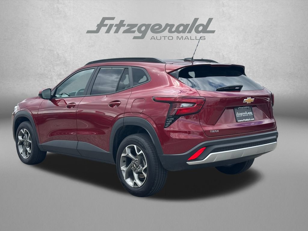 Certified 2025 Chevrolet Trax LT FWD image 7