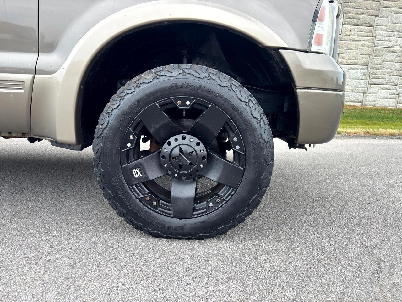 Used 2005 Ford Excursion Eddie Bauer AWD/4WD image 2